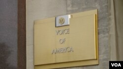 Un equipo de periodistas de la Voz de América en Washington y de Radio Martí en Miami presentan las noticias mundiales.