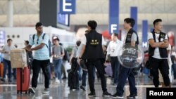 El aeropuerto internacional de Hong Kong tuvo interrupciones en los vuelos en los últimos dos días debido a la protesta de miles de manifestantes locales que buscan reformas democráticas en el territorio.