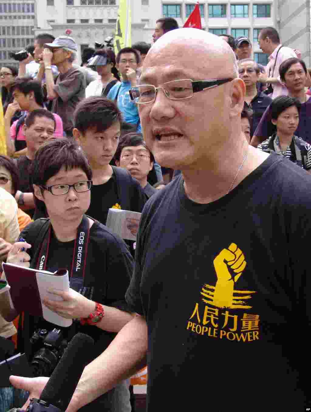 立法会议员陈伟业接受美国之音采访