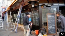 Cafe "La bonne biere", di Paris, salah satu lokasi yang menjadi sasaran serangan teror di Perancis tahun 2015 (foto: dok).