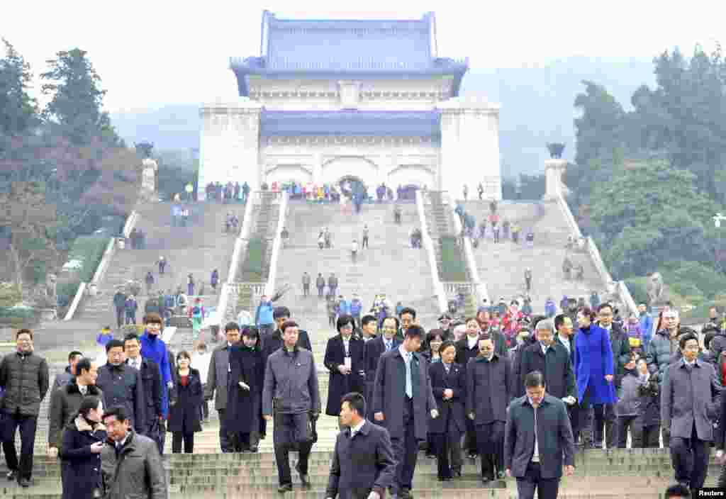 南京中山陵。2014年2月12日，台湾陆委会主任委员王郁琦和台湾代表团其他成员访问中山陵之后离开