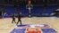 上海梅賽德斯-奔馳文化中心的工作人員在為NBA湖人隊和籃網隊的比賽做準備。（2019年10月10日）