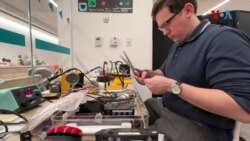 په نیویارک کې ښوونکي له موجوده لوبو کار اخلي او هغوی داسې بدلوي چې د معذوره زده کوونکو اړتیاوو ته ښه مناسب وي