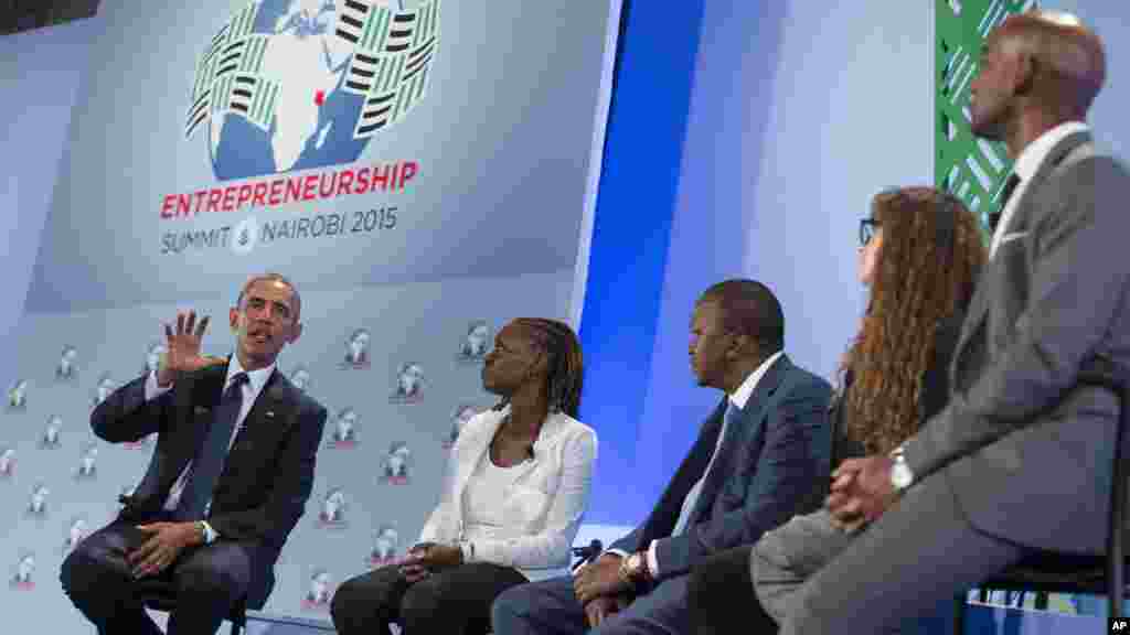 Rais Barack Obama, kushoto, akishiriki katika majadiliano kwenye mkutnao wa Global Entreprenuership Summit uliofanyika katika jengo la Umoja wa Mataifa, Jumamosi, Julai 25, 2015.