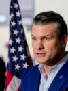 Američki ministar odbrane Pete Hegseth razgovara s medijima tokom posjete sjedištu američke Evropske komande i Afričke komande u Afričkoj komandi u kasarni Kelly u Stuttgartu, Njemačka, 11. februara 2025.