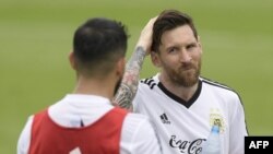 L'attaquant argentin Lionel Messi lors d'une séance d'entraînement au camp de base de l'équipe à Bronnitsy, le 13 juin 2018.