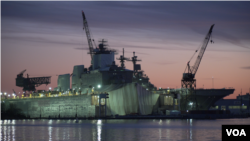 Naval ships in Norfolk, Virginia. (Mary Cieslak/VOA)