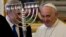El primer ministro israelí, Benjamín Netanyahu, visitó al Papa Francisco con quien conversó de las negociaciones para conseguir la paz con Palestina.