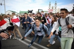 1일 벨라루스 민스크에서 알렉산드르 루카셴코 대통령의 사임을 요구하는 학생 시위가 열렸다.