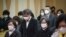 韩国首尔的一所教会内信徒们都戴上了口罩预防新冠病毒