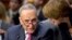 El senador demócrata Chuck Schumer es uno de los que suscriben la petición. 