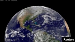 La planète Terre vue du satelite NOAA's GOES-East le 22 avril 2014.