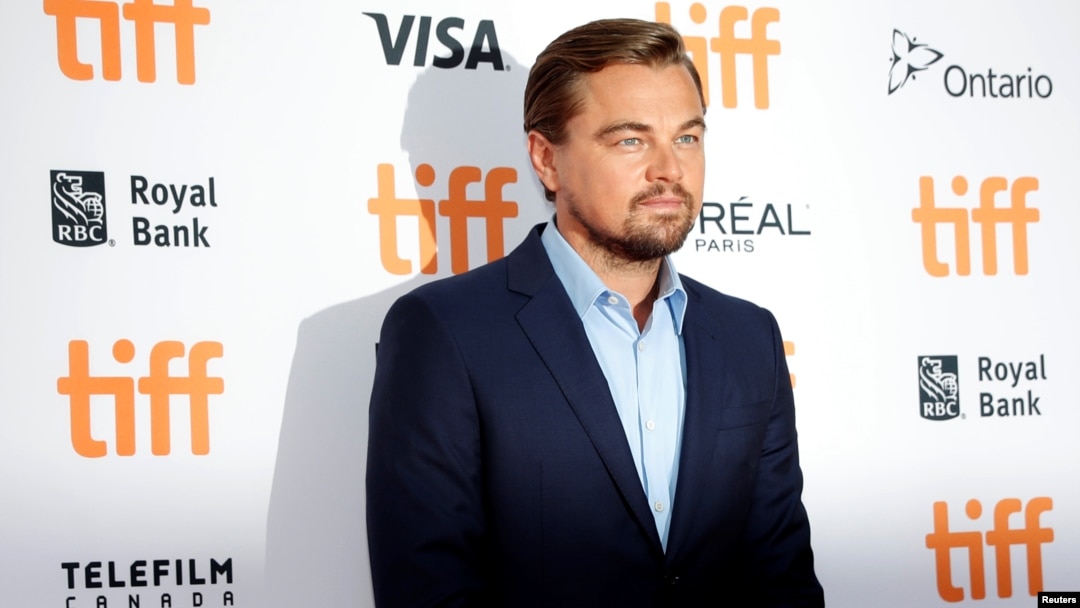 Leonardo DiCaprio arrives on the red carpet for the film "Before the Flood" during the 41st Toronto International Film Festival (TIFF), in Toronto, Canada, Sept. 9, 2016. 