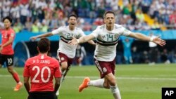 Le Mexicain Javier Hernandez jubile après son deuxième but lors du match du groupe F contre la Corée du Sud à la Rostov Arena de Rostov-on-Don, Russie, le 23 juin 2018.