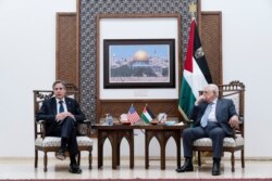 토니 블링컨 미국 국무장관이 25일 요르단강 서안 라말라에서 마무드 압바스 팔레스타인 자치정부 수반과 회담했다.