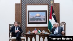 토니 블링컨 미국 국무장관이 25일 요르단강 서안 라말라에서 마무드 압바스 팔레스타인 자치정부 수반과 회담했다.