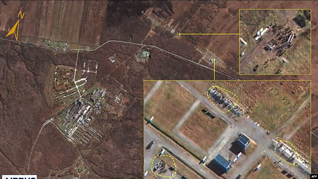 Satelitski snimak ruskog vojnog objekta u Habarovsku gdje južnokorejska Obavještajna služba tvrdi da se nalaze trupe Sjeverne Koreje. (AFP PHOTO / AIRBUS DEFENCE AND SPACE VIA SOUTH KOREA'S NATIONAL INTELLIGENCE SERVICE)
