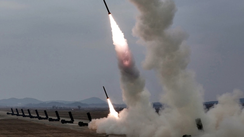 شلیک چندین موشک بالستیک توسط کره شمالی
