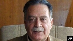 پاکستان مسلم لیگ نون کے سینئر نائب صدر سردار سکندر حیات خان۔ فائل فوٹو