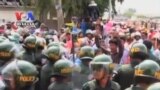 Policemen and Workers on Strike Injured in Clashes 