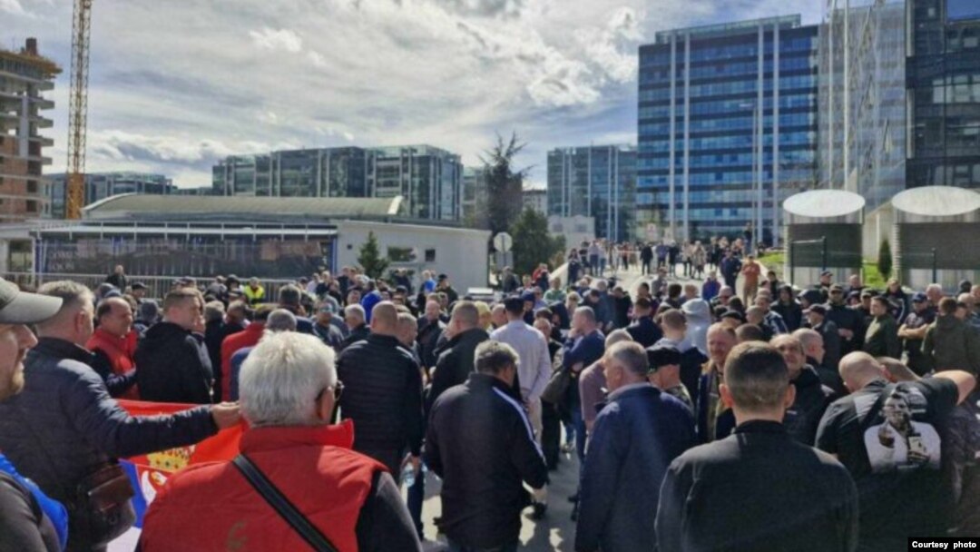 Blokada zgrade televizije N1 u Beogradu (Foto: N1)