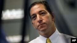 El periodista Glenn Greenwald fue el primero en reportar que Snowden había difundido secretos de la NSA.