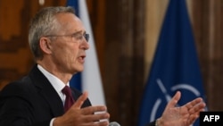 NATO Genel Sekreteri Stoltenberg, “Ukrayna'nın NATO müttefiklerinden aldığı silahlara ilişkin kısıtlamaları gözden geçirmenin vakti geldi” çağrısını yeniledi 