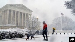 Washington Tou Blan Akoz Yon Tanpèt Nèj