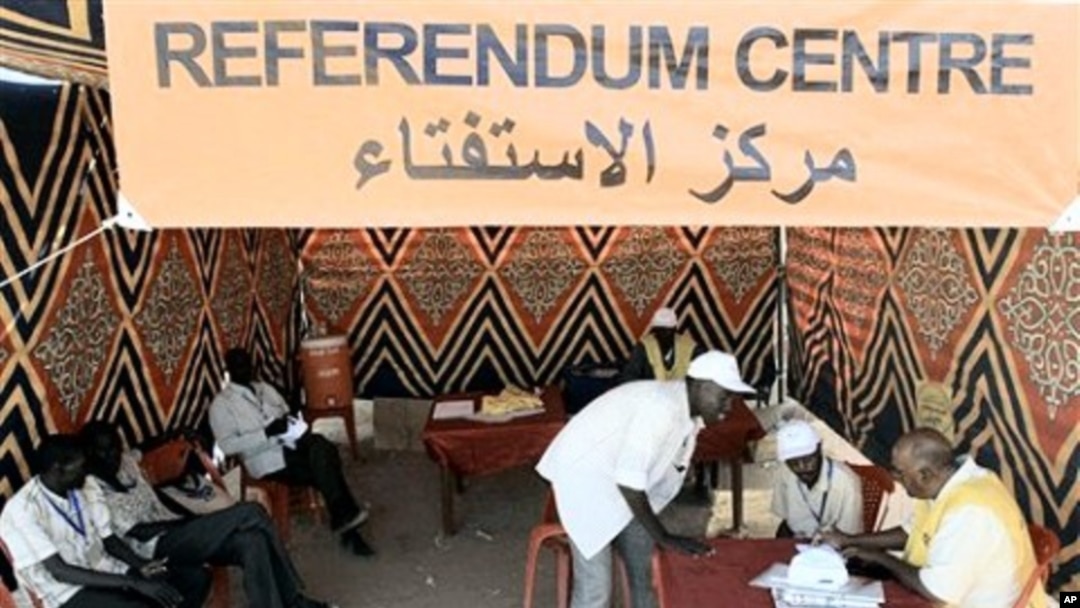 Southern Sudanese sit in a registration center of Al-jref Garb in the capital Khartoum, 25 Nov 2010