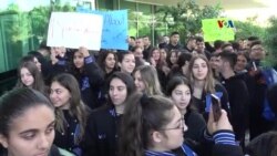Բողոքի ցույց ընդդեմ «Վաչե և Թամար Մանուկյան» դպրոցի փակմանը Լոս Անջելեսում