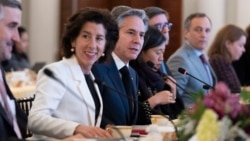 Menteri Perdagangan AS Gina Raimondo dan Menlu AS Antony Blinken, akan bersama-sama menjadi tuan rumah KTT Keamanan Kecerdasan Buatan Global di San Francisco (foto: dok). 