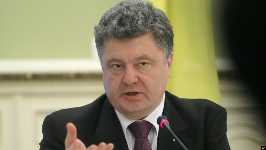 El presidente ucraniano, Petro Poroshenko, dijo que las negociaciones se celebrarán en la capital bielorrusa de Minsk.