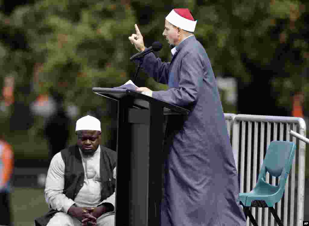 Imam Gamal Fouda yari ayoboye igisabisho c&#39;uno wa gatanu&nbsp;