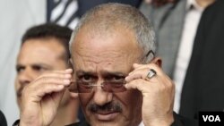 Presiden Yaman Ali Abdullah Saleh menolak menandatangani persetujuan untuk mengakhiri konflik yang disponsori GCC, karena ikutnya seseorang dalam perwakilan oposisi (19/5).