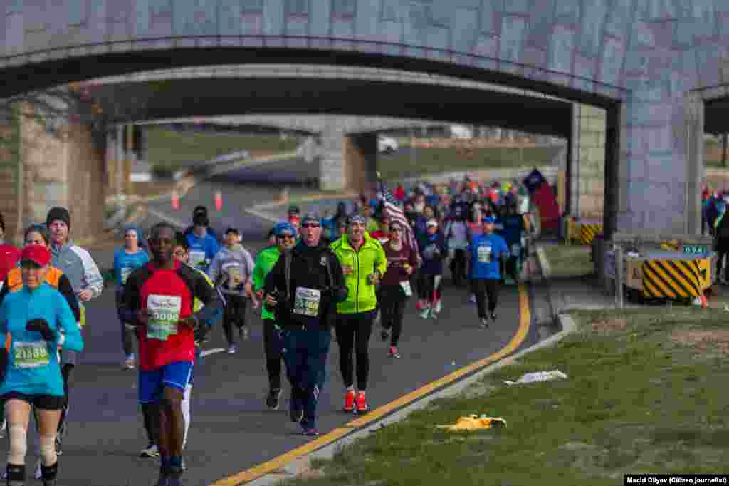 Vaşinqton marafonunun azərbaycanlı iştirakçıları Rasim Zülfüqarov və Firdovsi Kərimov. 10 mart, 2018