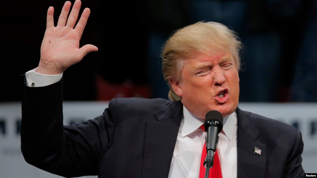 Kandidat Capres AS dari partai Republik, Donald Trump berpidato pada acara kampanye di Concord, negara bagian North Carolina, Senin (7/3). 