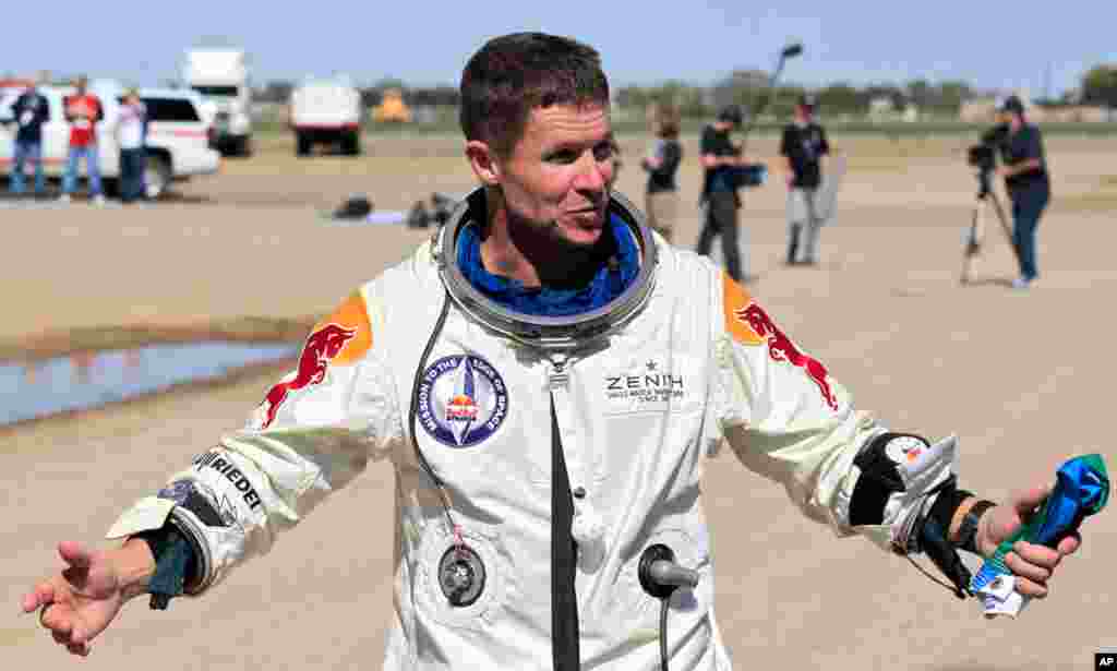 Baumgartner depois do salto: "Quando estava sentado no topo do Mundo senti uma grande humildade. Só pensava em aterrar com vida".