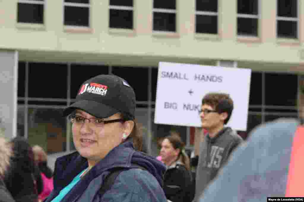 Marcha da Mulher, um movimento contra a presidência de Donald Trump. Milhares estão em Washington DC para demonstrar a sua insatisfação e apoio a Hillary Clinton e aos direitos das mulheres