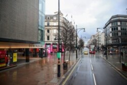영국이 변종 코로나바이러스 확산에 대응해 방역 조치를 강화한 가운데, 24일 런던 옥스포드 거리가 한산한 모습이다.