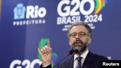 El Embajador Mauricio Lyrio, Secretario de Asuntos Económicos y Financieros del Ministerio de Relaciones Exteriores y Sherpa del G20 de Brasil, habla este 20 de febrero de 2024 antes de la reunión de cancilleres del G20 en Río de Janeiro.