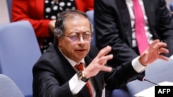 El presidente colombiano Gustavo Petro habla en una sesión del Consejo de Seguridad de la ONU sobre el progreso del proceso de paz colombiano en la sede de la ONU en Nueva York el 11 de julio de 2024.