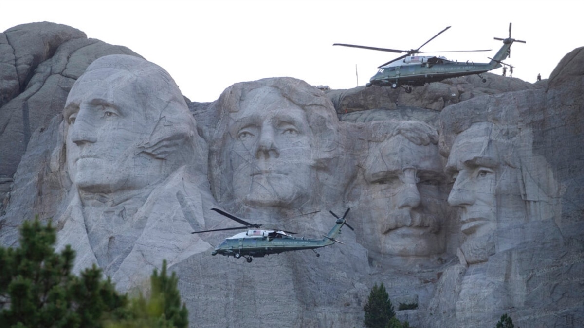 Americans Commemorate Presidents Day