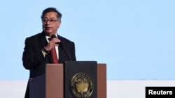 El presidente colombiano, Gustavo Petro, habla durante la Conferencia Ministerial Mundial para poner fin a la violencia contra los niños, en Bogotá, Colombia, el 7 de noviembre de 2024.