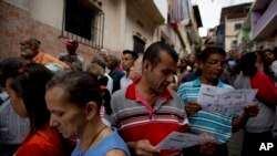 Las urnas estarán abiertas el domingo desde las 6:00 a.m. hasta las 6:00p.m. hora local.