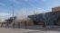 Đại sứ quán Mỹ ở Baghdad, Iraq, hồi ngày 1/1/2020, sau khi dân quân được Iran hậu thuẫn bắn nhau với lực lượng an ninh Mỹ (AP).