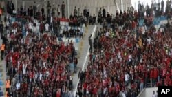 Aligirên tîma Entabê, Gaziantepsorê serkeftina tîma xwe pîroz dikin.