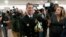 Chuẩn Đô đốc Ronny Jackson, người được Tổng thống Donald Trump đề cử làm Bộ trưởng Cựu chiến binh rời Thượng viện sau khi gặp một số Thượng nghị sĩ ngày 24/4/2018.