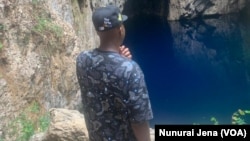 Chinhoyi Caves muZimbabwe.