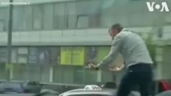 Ցուցարարը բարձրացել է Ուկրաինայի նախկին նախագահի ավտոմեքենայի վրա