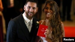 Lionel Messi et Antonela Roccuzzo, lors de leur mariage à Rosario, le 30 juin 2017.